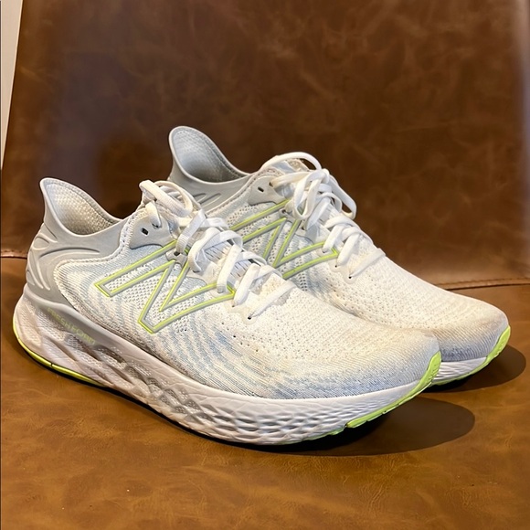 New Balance White and Neon Green Running Shoes - Picture 1 of 5